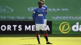 Slavia zostala v lige nezdolaná. Rangers namiesto pokľaknutia stáli