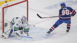 Dvojbodový revanš, Tatar rozhodol a bol prvou hviezdou. Skóroval aj Sekera