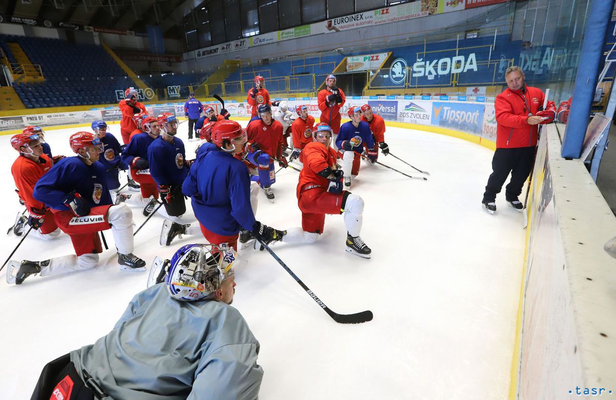 Peter Oremus spoločne so zverencami počas...