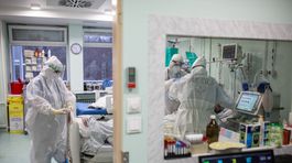 Infikovaní zdravotníci sa musia naťahovať o peniaze