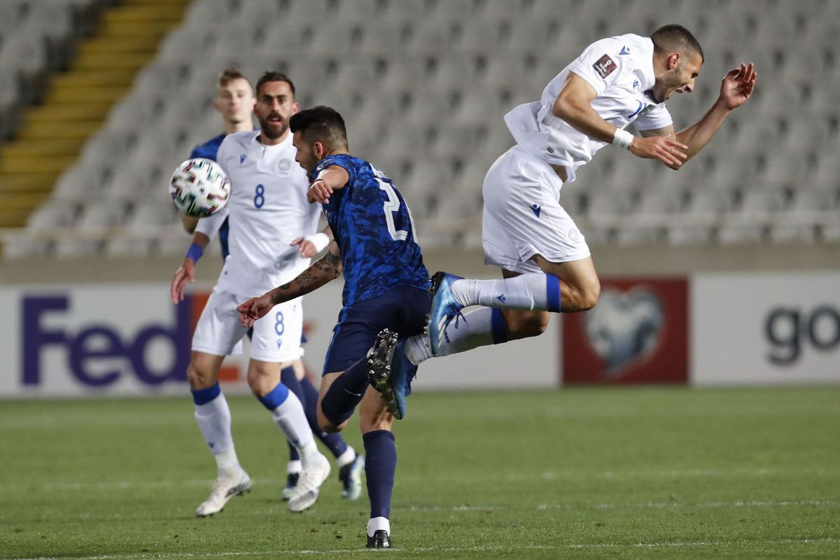 Cyperčan Costas Soteriou padá po súboji s...