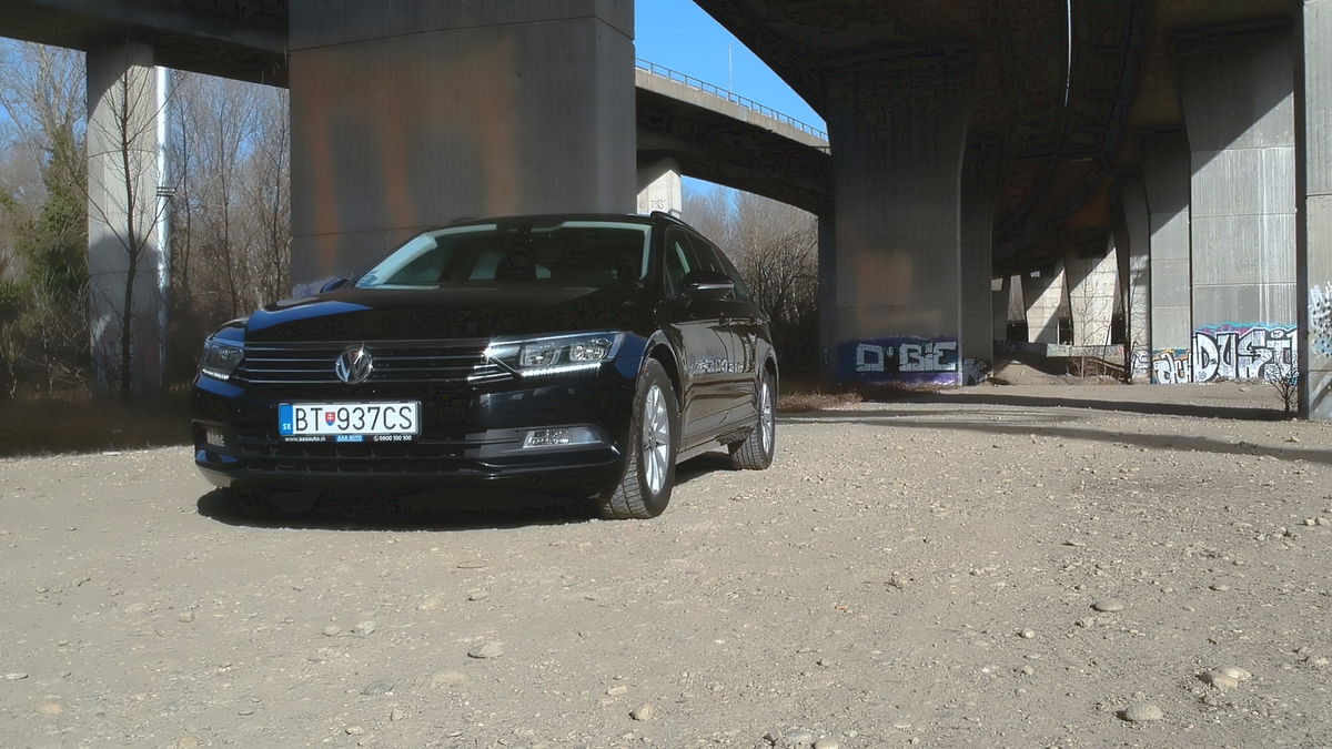 VW Passat na dĺžku meria 4 777 mm.