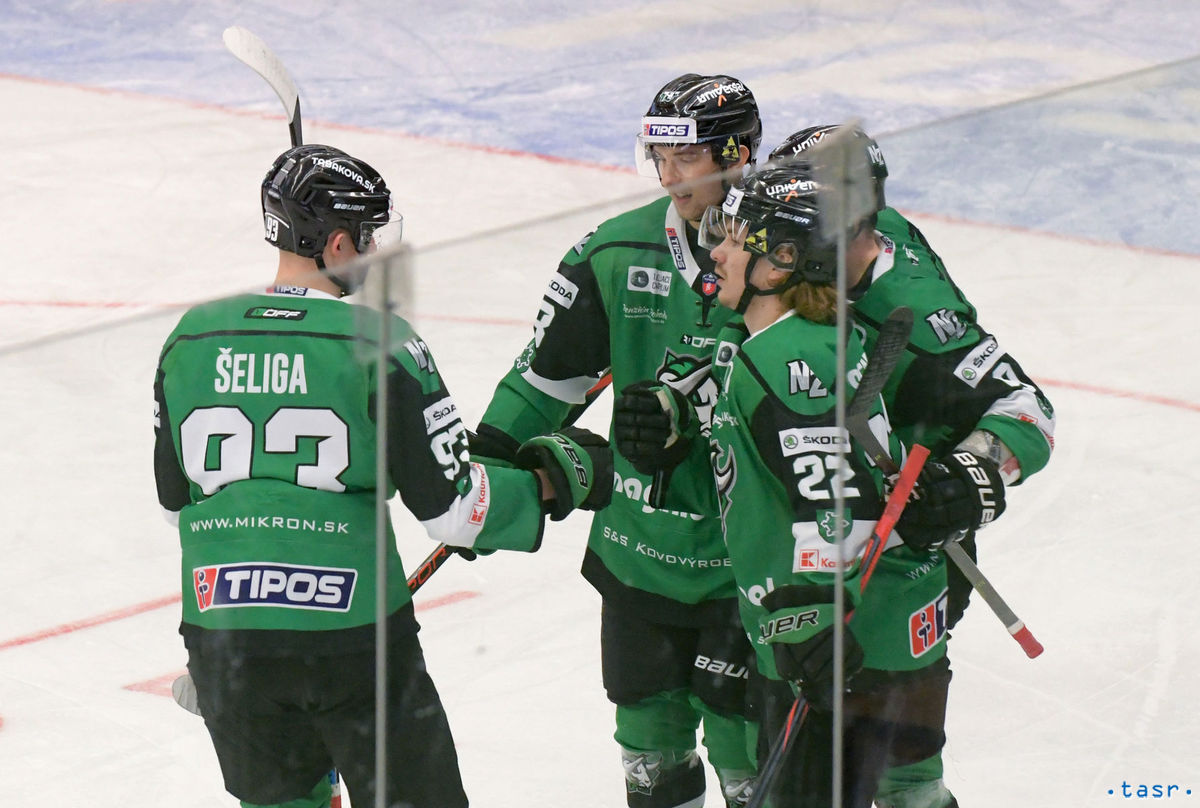 Na snímke radosť hráčov Nových Zámkov po...