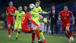 Česi padli vo Walese, Holandsko nastrieľalo trpaslíkovi sedmičku