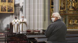 Je pekné počasie, nech sú omše vonku. Za Tarabov návrh zahlasovali aj koaliční poslanci