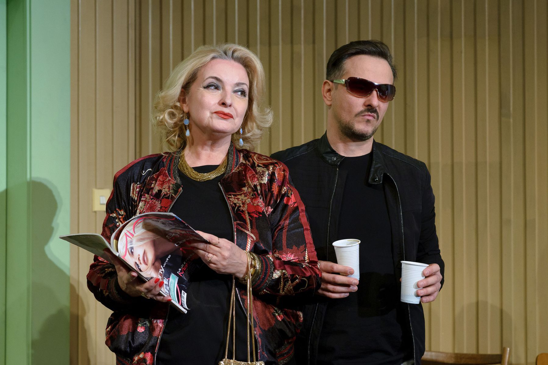 Eva Pavlíková a Peter Oszlík v inscenácii...