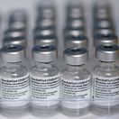Pfizer/BioNTech vakcína ampulky