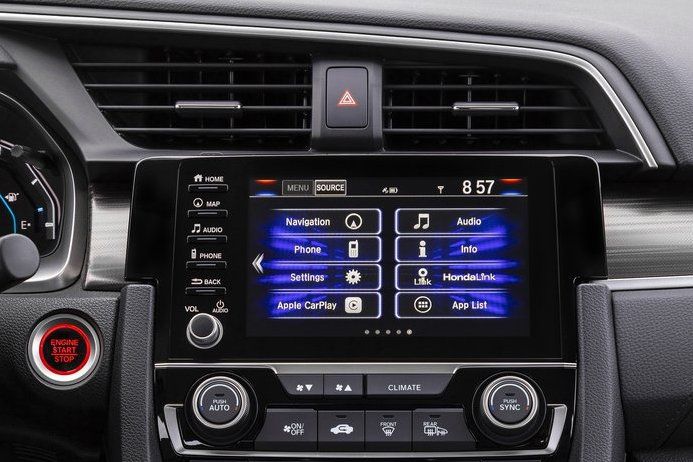 Zima v kabínach modelov Honda Civic a CR-V je...