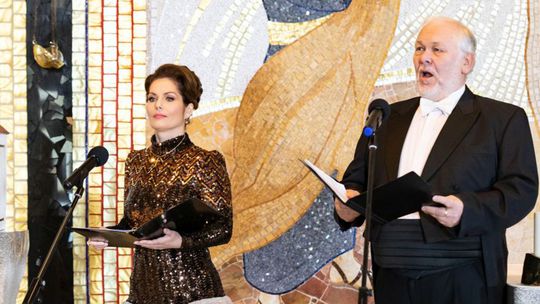 Sopranistka Jolana Fogašová, bas Peter Mikuláš.