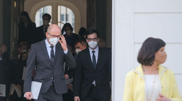 Štyria zo šiestich ministrov, ktorí podali demisiu, sa vrátili. Čo ich čaká?