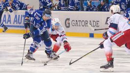 Šiel by som na Waikiki, no nedá sa, smeje sa Vandas