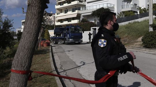 Zrejme pomsta za výpoveď: Štyria mŕtvi po streľbe v Aténach