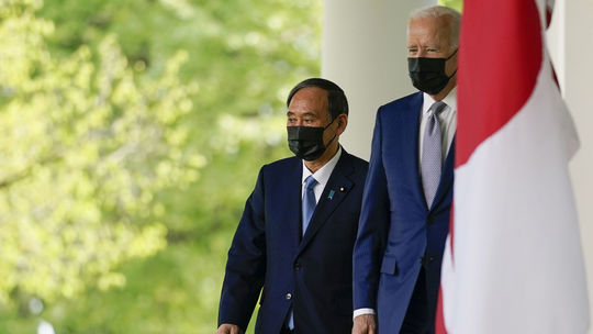 Japonský premiér sa stretol s Bidenom. Hlavnou témou bola Čína