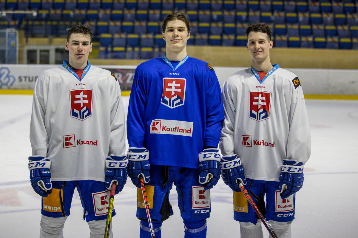 Šimon Nemec, Juraj Slafkovský a Samuel Kňažko.
