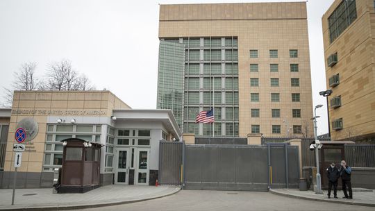 Rusko vypovedalo desiatich zamestnancov americkej ambasády v Moskve