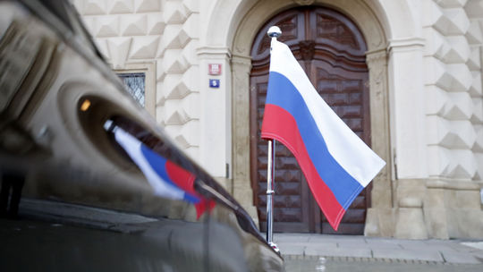 Česko zastropuje počet ruských pracovníkov na ruskej ambasáde v Prahe