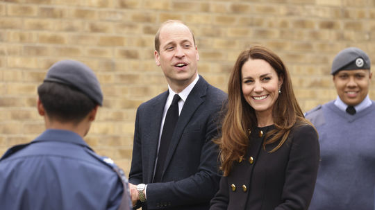 Princ William a vojvodkyňa  Kate na návšteve...