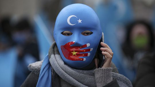 Britskí poslanci označili politiku Číny voči Ujgurom za genocídu