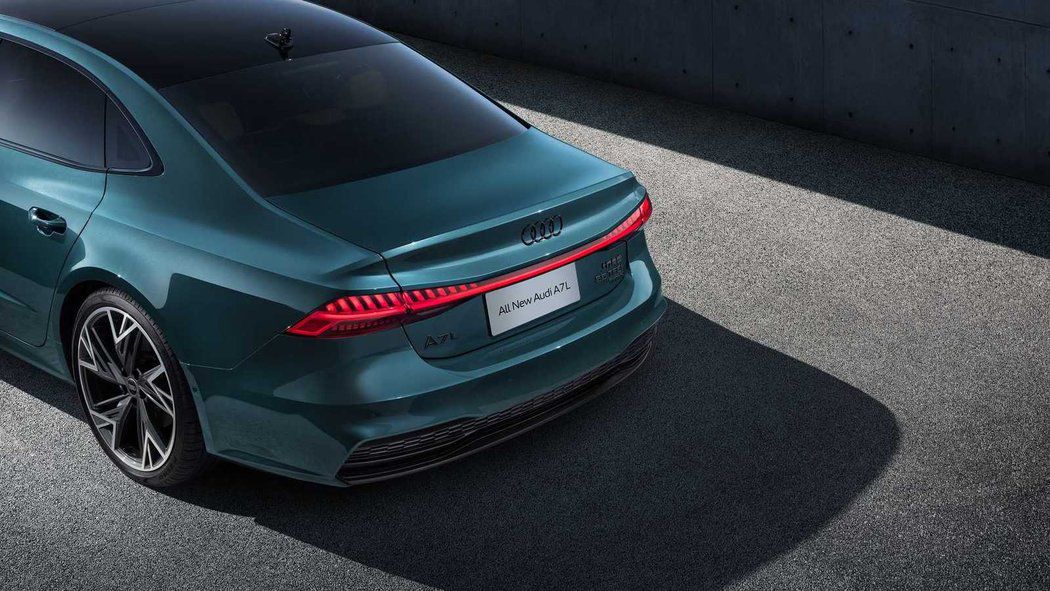 Na rozdiel od fastbacku A7 bude A7L sedanom.