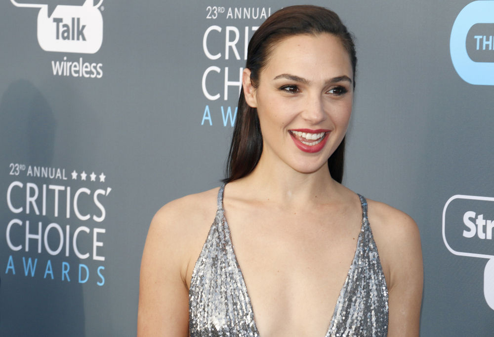 Herečka Gal Gadot a jej čarovanie s vlasmi na...