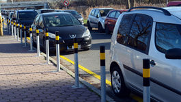 V Nitre chcú zle zaparkované autá nakrúcať kamerou a pokuty posielať poštou