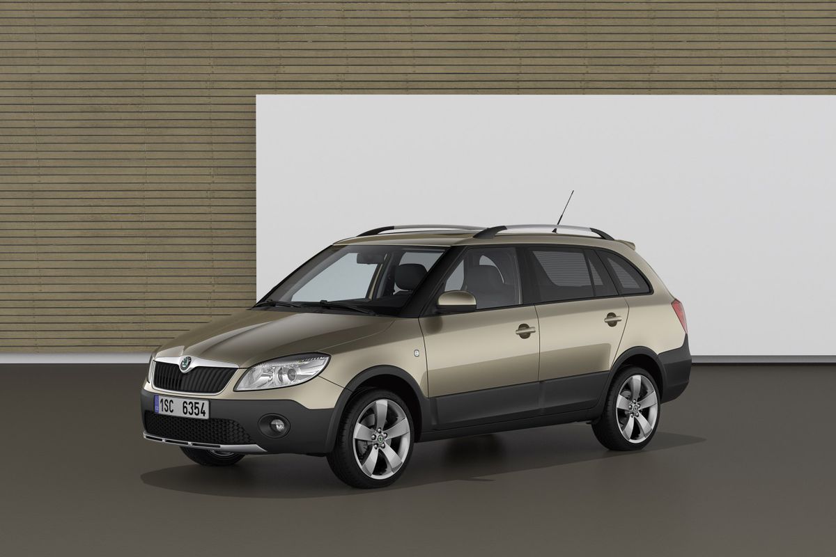 Model Fabia Combi byl od 2. generácie ponúkaný...