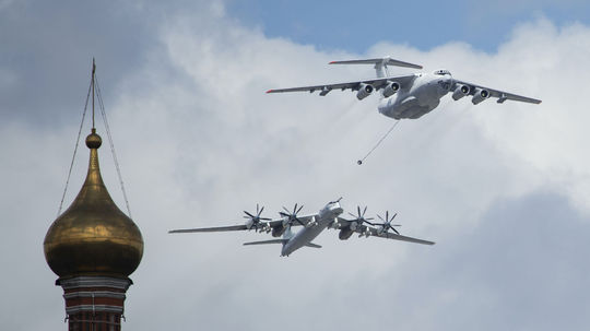 Vojenská prehliadka na Červenom námestí v...