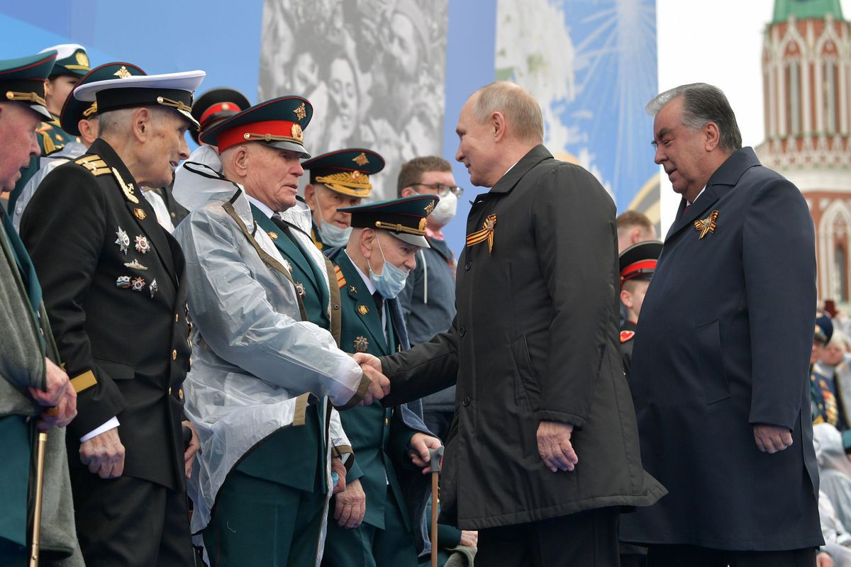 Ruský prezident Vladimir Putin a tadžický...