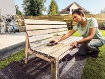renovacia zahradneho nabytku