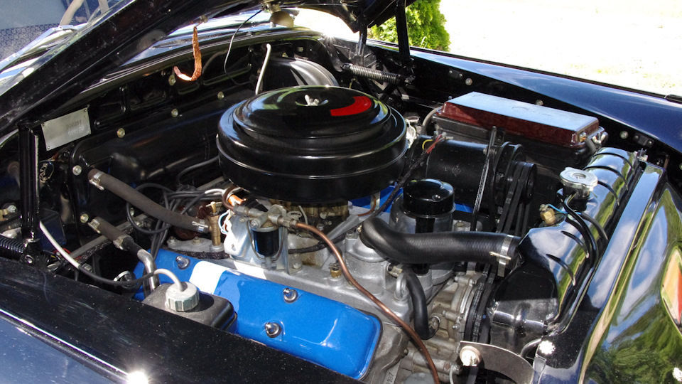 Volga M23 si požičala obrovský 8-valcový motor...