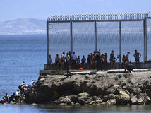 ceuta, migranti