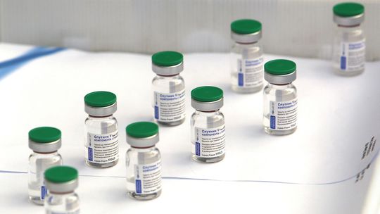 Kombinovať vakcíny proti COVID-19 je možné zo zdravotných dôvodov