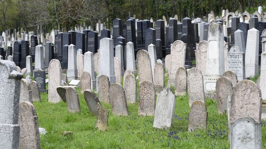 V Bratislave určili ochranné pásmo pohrebísk i pravidlá, čo je v nich zakázané