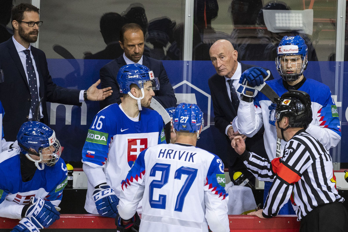 Michal Handzuš, Ján Pardavý a Craig Ramsay na...
