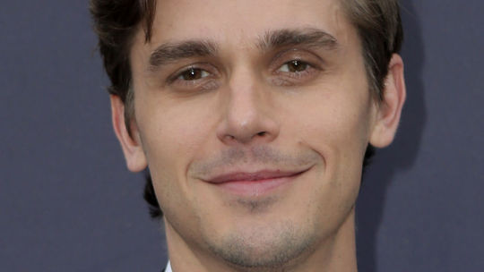 Štylista a televízna osobnosť Antoni Porowski. 