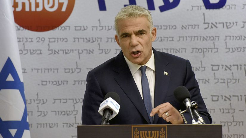 Jair Lapid, šéf politickej strany Ješ Atid...