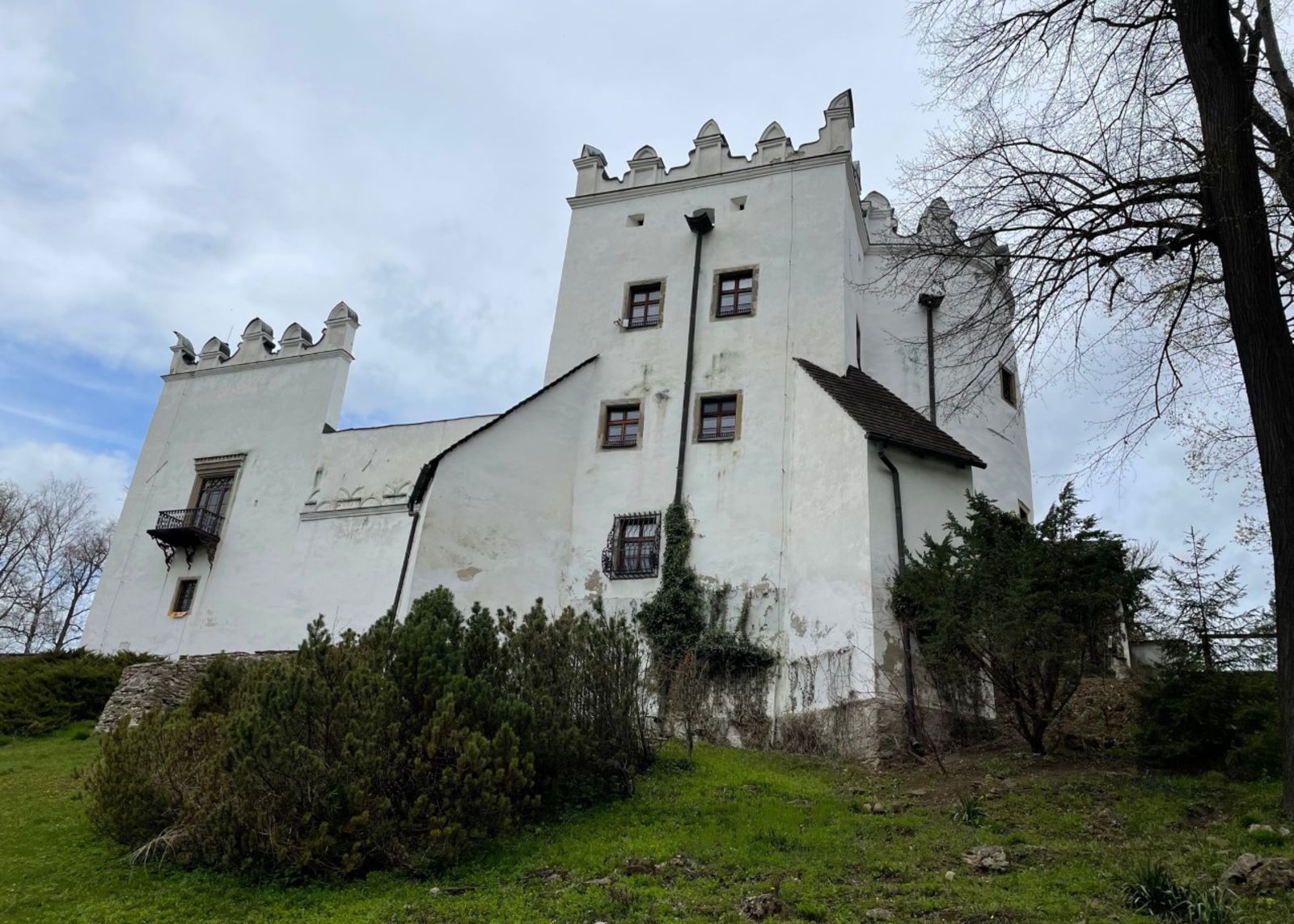 V kaštieli Strážky možno obdivovať stálu...