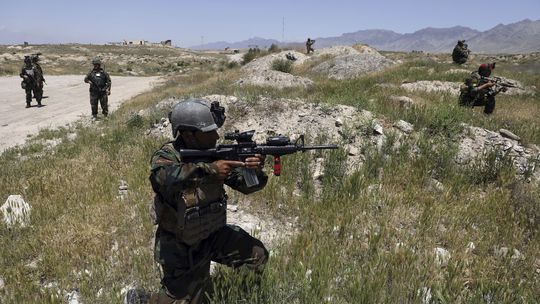 Taliban obsadil ďalší okres na východe krajiny, vládne sily sa pripravujú na ofenzívu