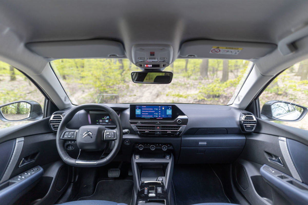 Elektrická verzia ë-C4 je z hľadiska interiéru...