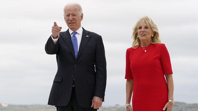 Americký prezident Joe Biden s manželkou Jill...