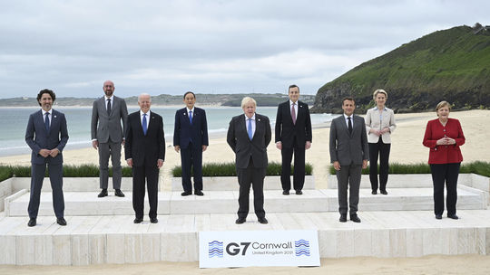 Lídri G7 sa dohodli na vakcínach pre chudobné krajiny, kritizovali Rusko a Čínu