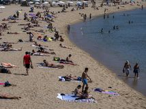 Španielsko koronavírus  kúpanie pláž more