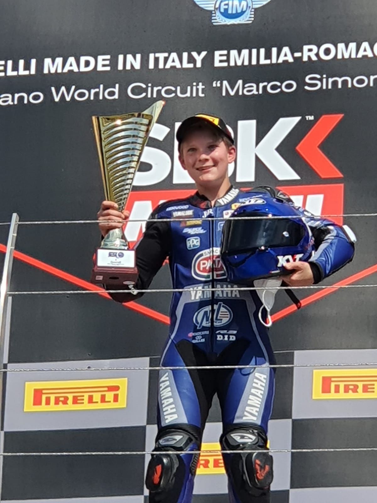 Maxim Repák s víťaznou trofejou.