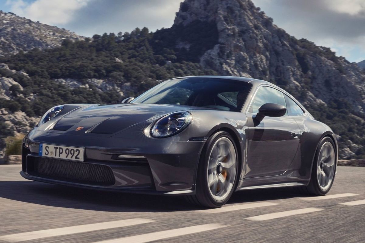 Porsche 911 GT3 Touring vychádza z ostrého GT3,...