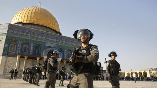 Na Chrámovej hore došlo opäť k potýčkam medzi veriacimi a izraelskou políciou
