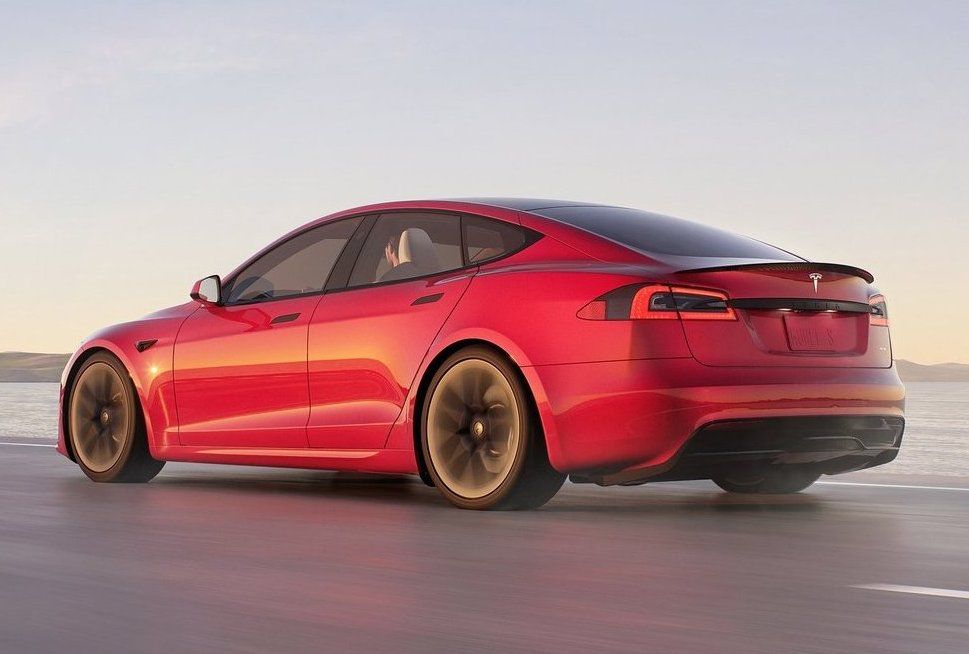 Tesla S Plaid disponuje troma elektromotormi s...
