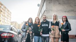 bez servítky,