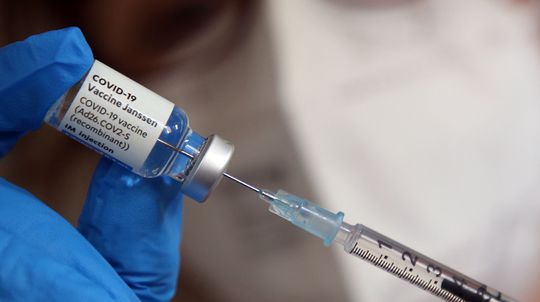 V Košiciach a Prešove budú očkovať v obchodných centrách