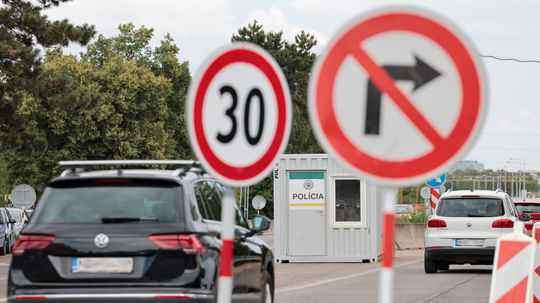 Rakúsko ukončí od pondelka kontroly na hraniciach so Slovenskom