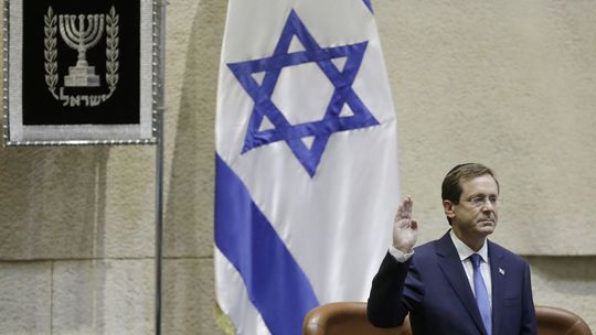 Izrael má novú hlavu štátu. Herzog chce byť prezidentom pre každého  